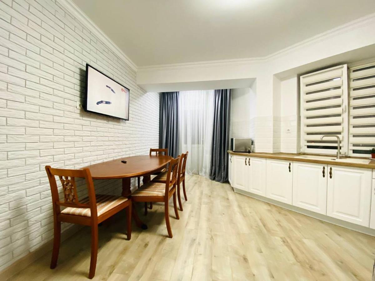 Central Eco View Apartment Chisinau Ngoại thất bức ảnh